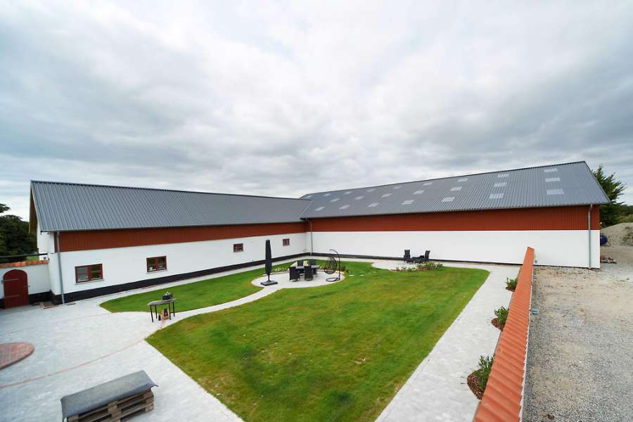 Fra smuldrende eternittag til stærkt ståltag, Kathøjvej 2, 3080 Tikøb